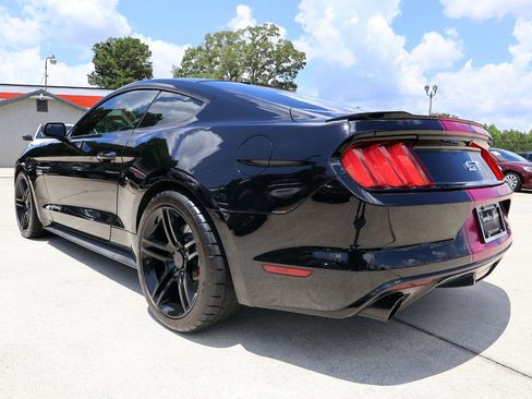 Used 2015 Ford Mustang GT RWD image 4