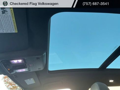 New 2026 Volkswagen Tiguan SE R-Line image 17