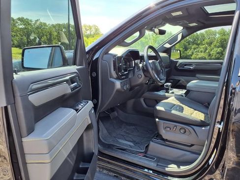Used 2025 Chevrolet Silverado 1500 ZR2 w/ Technology Package AWD/4WD image 22
