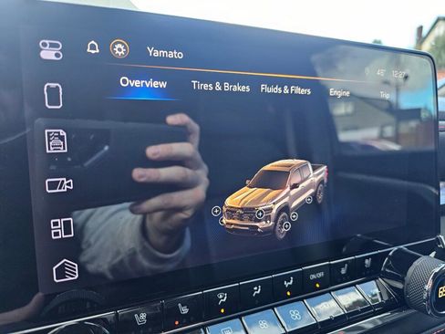 Used 2023 Chevrolet Colorado Z71 w/ Z71 Convenience Package 2 image 31