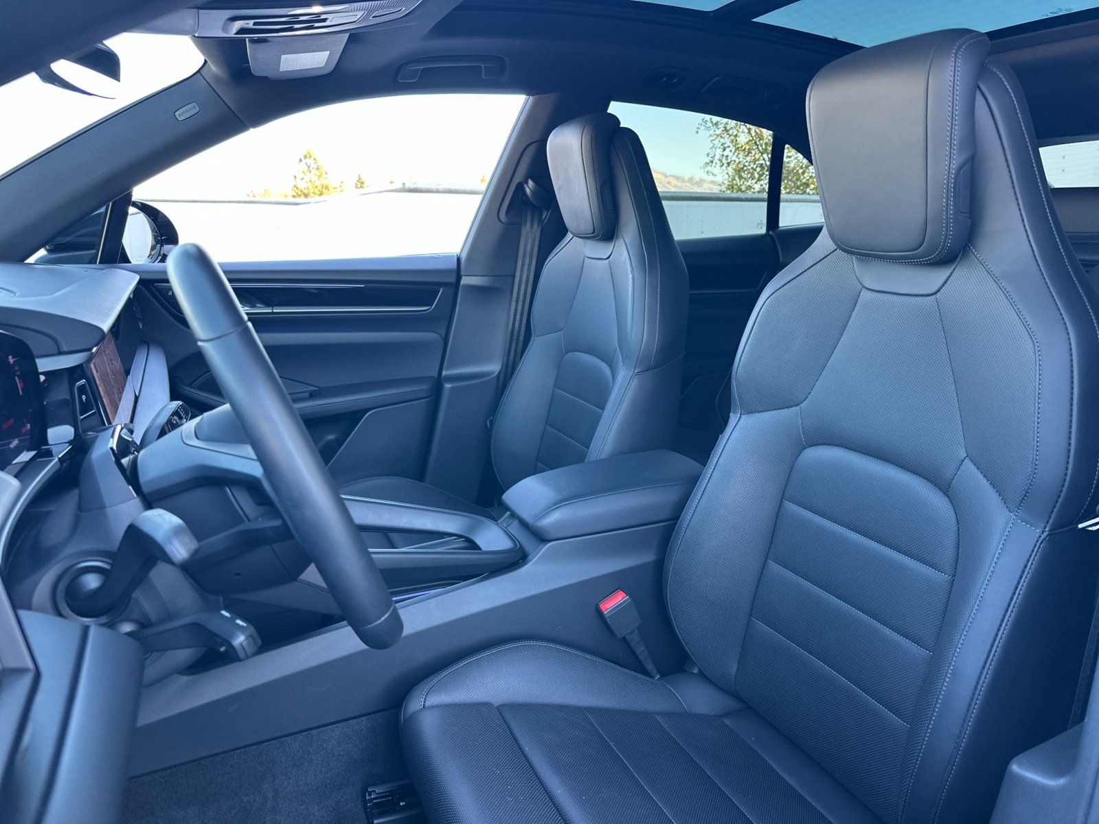 Used 2026 Porsche Macan 4 Electric AWD/4WD image 6