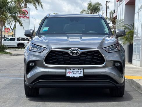 Certified 2026 Toyota Highlander Limited AWD/4WD image 11