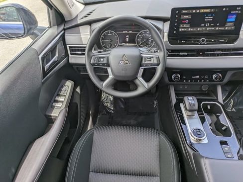 New 2026 Mitsubishi Outlander ES FWD image 15
