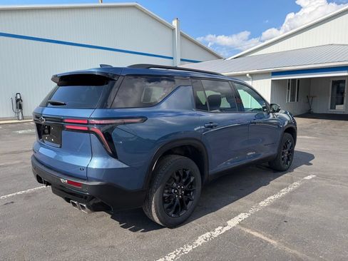 Used 2024 Chevrolet Traverse LT w/ Midnight/Sport Edition AWD/4WD image 8