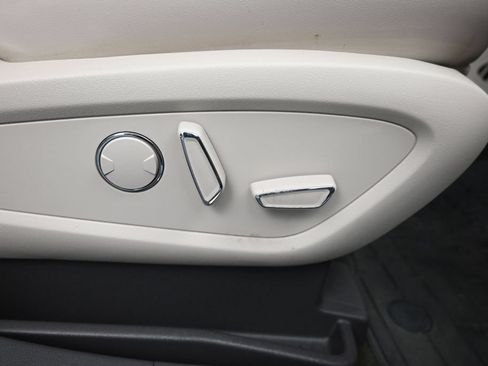 Used 2020 Lincoln Nautilus Reserve AWD/4WD image 12