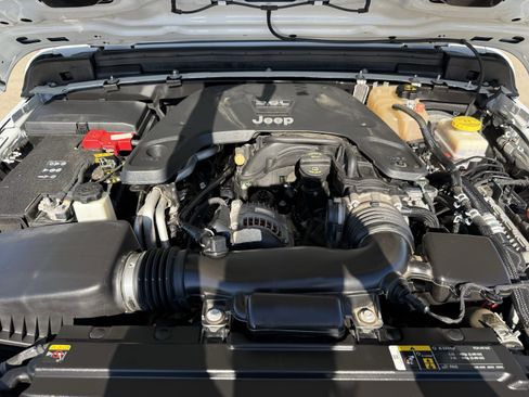 Used 2020 Jeep Wrangler Unlimited Sport S image 31