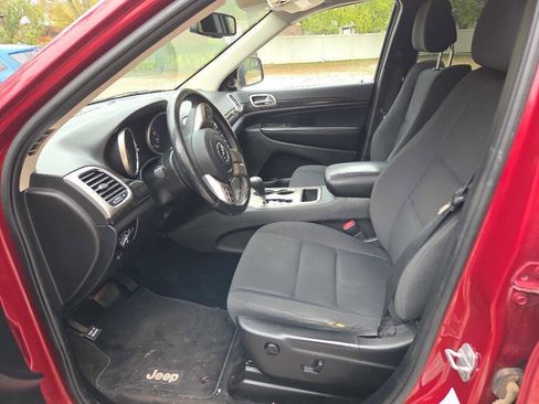 Used 2012 Jeep Grand Cherokee Laredo w/ Laredo E Group image 18