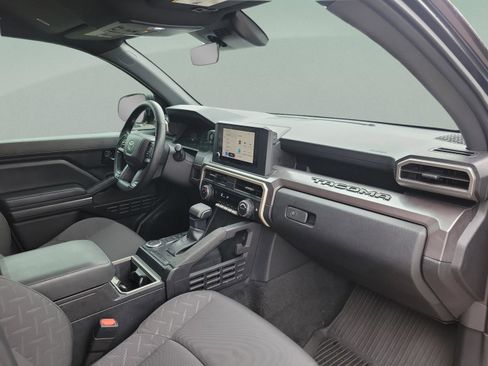 Certified 2025 Toyota Tacoma SR5 image 22