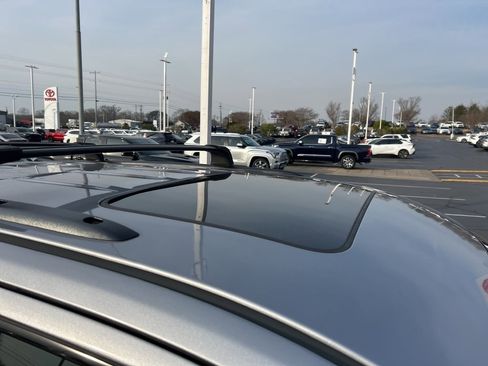 Used 2020 Jeep Grand Cherokee Altitude image 3