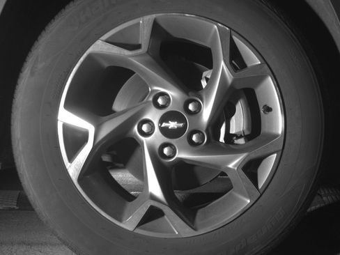 Used 2025 Chevrolet Trax LT FWD image 13