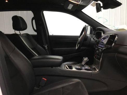 Used 2021 Jeep Grand Cherokee Laredo X AWD/4WD image 22