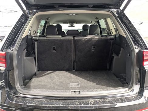 Used 2025 Volkswagen Atlas SE image 30