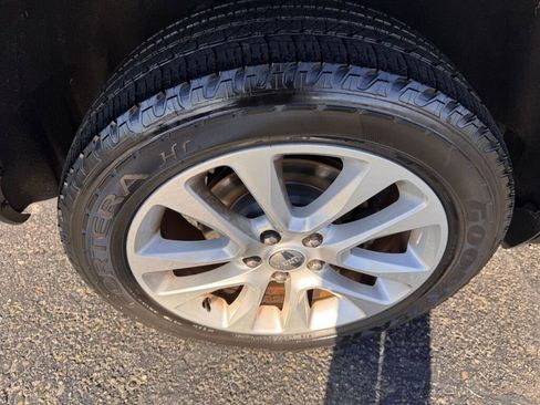 Used 2017 Jeep Grand Cherokee Limited w/ Luxury Group II image 5