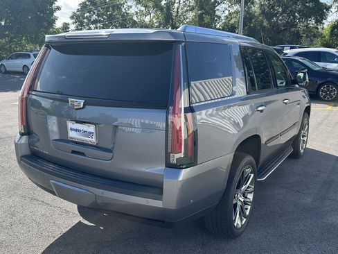 Used 2020 Cadillac Escalade Luxury w/ Escalade Sport Edition AWD/4WD image 10