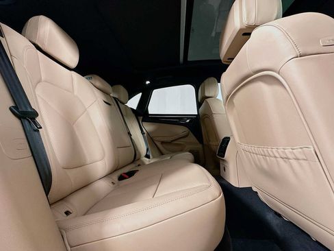 New 2026 Porsche Macan AWD/4WD image 28
