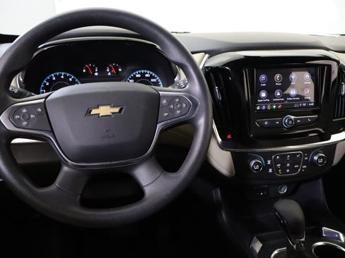 Used 2023 Chevrolet Traverse LS FWD image 23