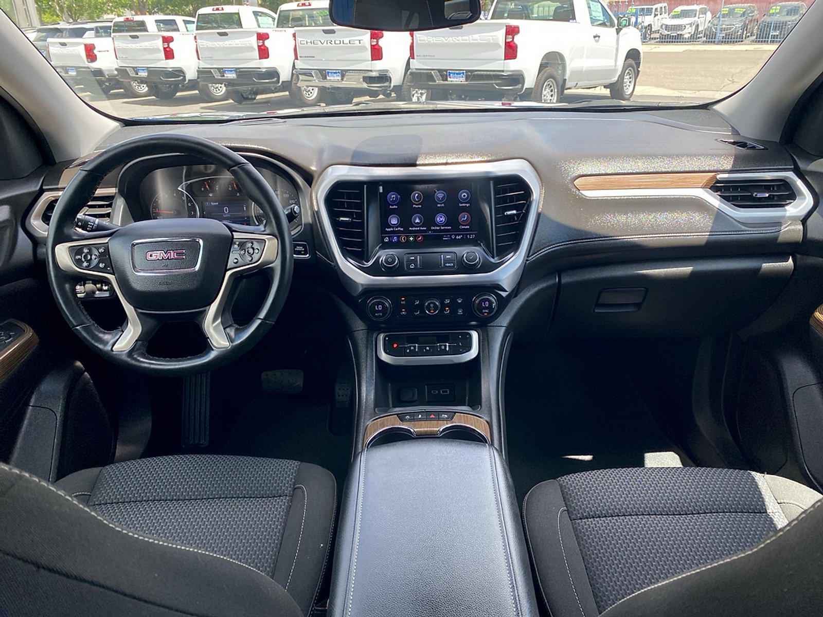 Used 2023 GMC Acadia SLE FWD image 9