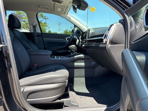 Certified 2025 Kia Sorento S FWD image 28