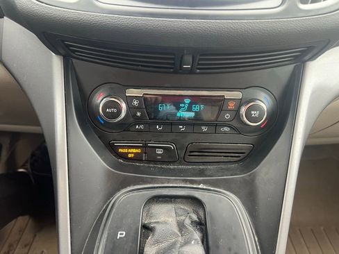 Used 2016 Ford Escape SE w/ Equipment Group 201A image 16