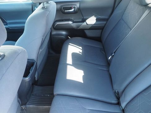 Used 2018 Toyota Tacoma TRD Off-Road w/ Technology Package image 16