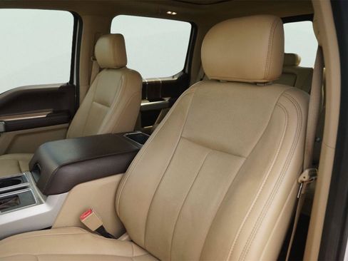 Used 2018 Ford F150 Lariat w/ Equipment Group 502A Luxury AWD/4WD image 10