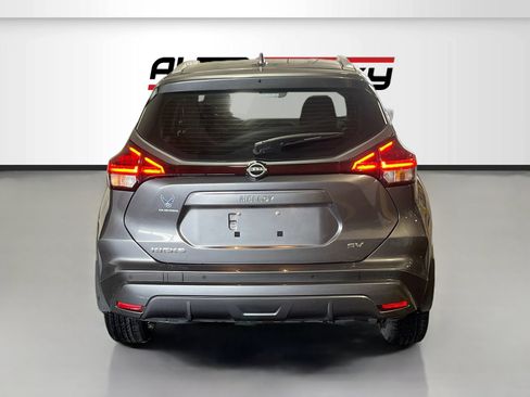 Used 2024 Nissan Kicks SV FWD image 6