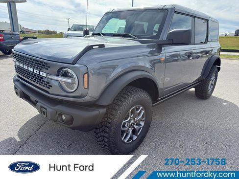 New 2025 Ford Bronco Badlands image 1