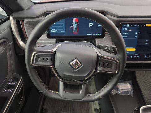 Used 2023 Rivian R1S Launch Edition image 28