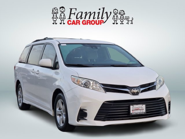 Used 2020 Toyota Sienna LE FWD image 2