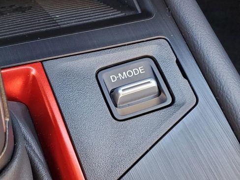 Certified 2025 Nissan Kicks SR image 23