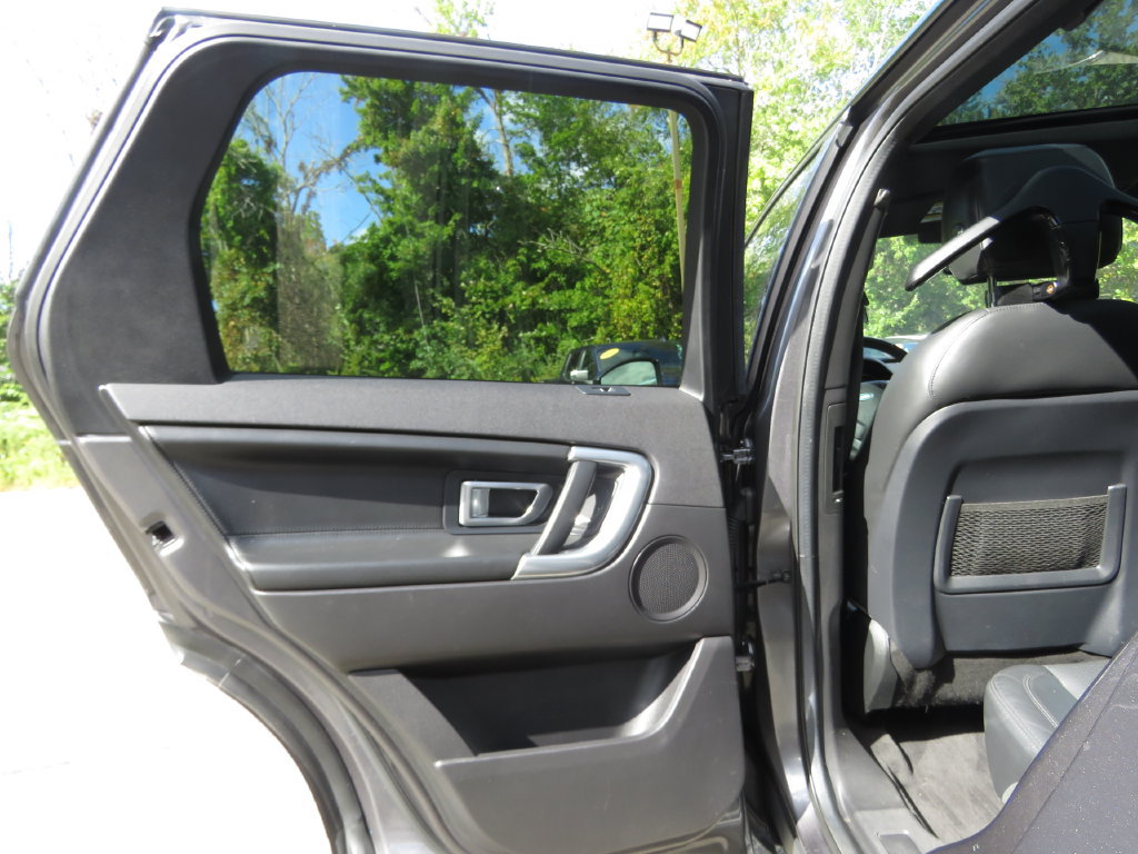 Used 2019 Land Rover Discovery Sport HSE Luxury AWD/4WD image 19