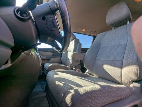 Used 2015 Honda Odyssey LX image 17