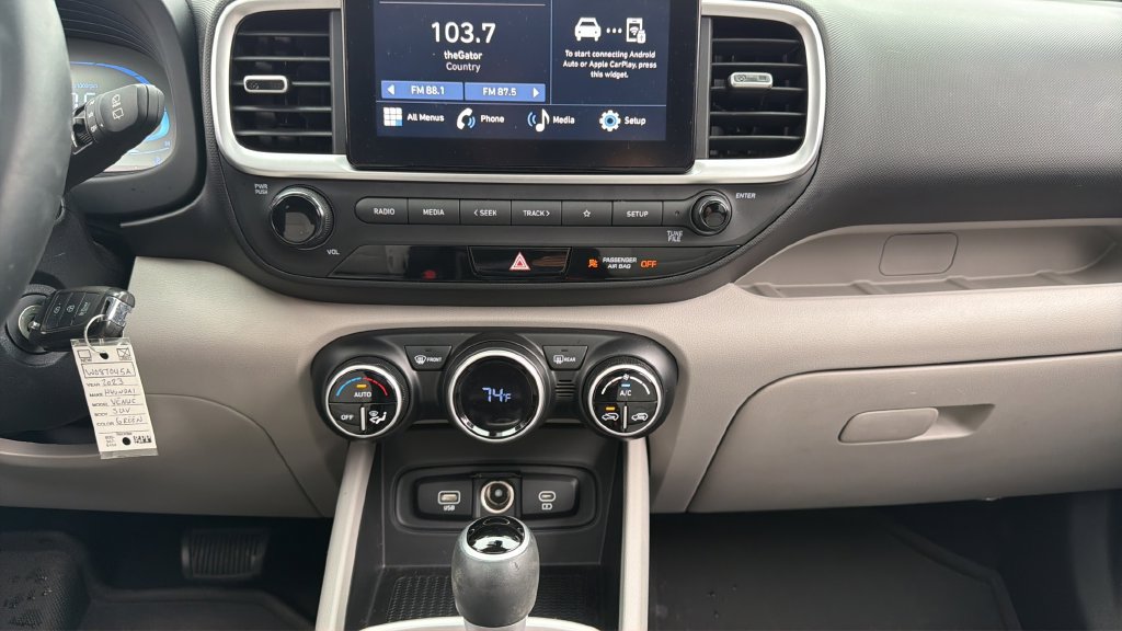 Used 2023 Hyundai Venue SEL FWD image 22