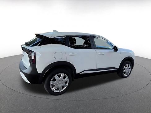 Used 2025 Nissan Kicks SV FWD image 13