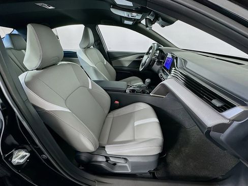 Used 2025 Toyota Camry SE image 28