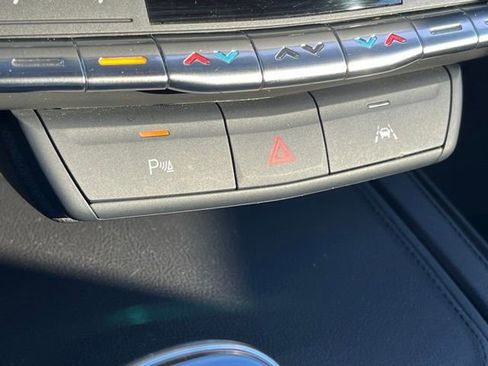 Used 2023 Cadillac XT4 Premium Luxury image 36