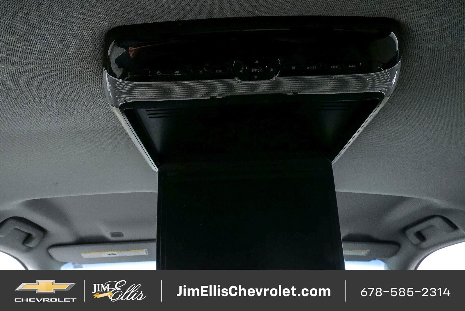 Used 2018 Chevrolet Suburban LT w/ LT Signature Package RWD image 20