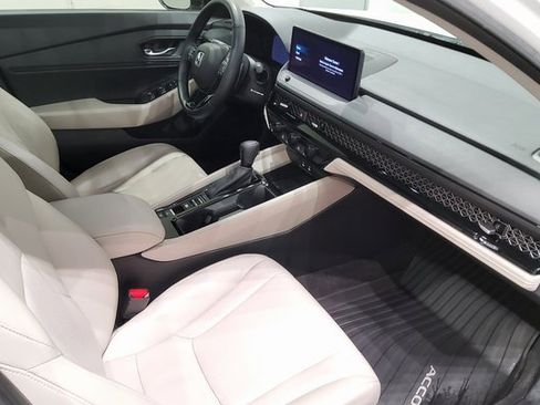 Used 2023 Honda Accord EX-L image 18