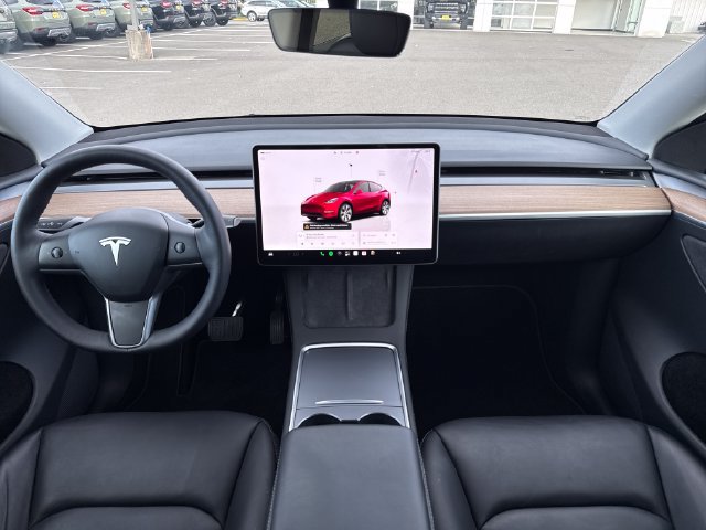 Used 2024 Tesla Model Y Long Range AWD/4WD image 13