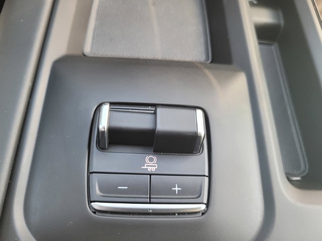 Used 2025 GMC Sierra 2500 AT4X w/ AT4X AEV Edition AWD/4WD image 25