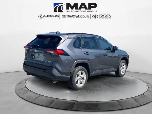 Used 2021 Toyota RAV4 XLE FWD image 5