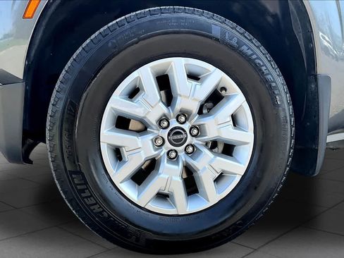 Used 2023 Nissan Frontier SV w/ Technology Package AWD/4WD image 19