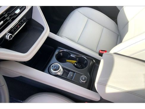 New 2026 Ford Explorer Active w/ Active Comfort Package image 9