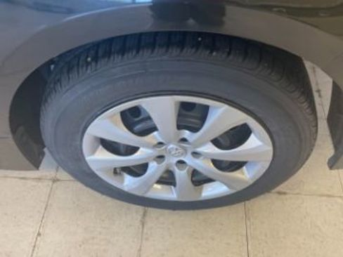 Used 2022 Toyota Corolla LE FWD image 23