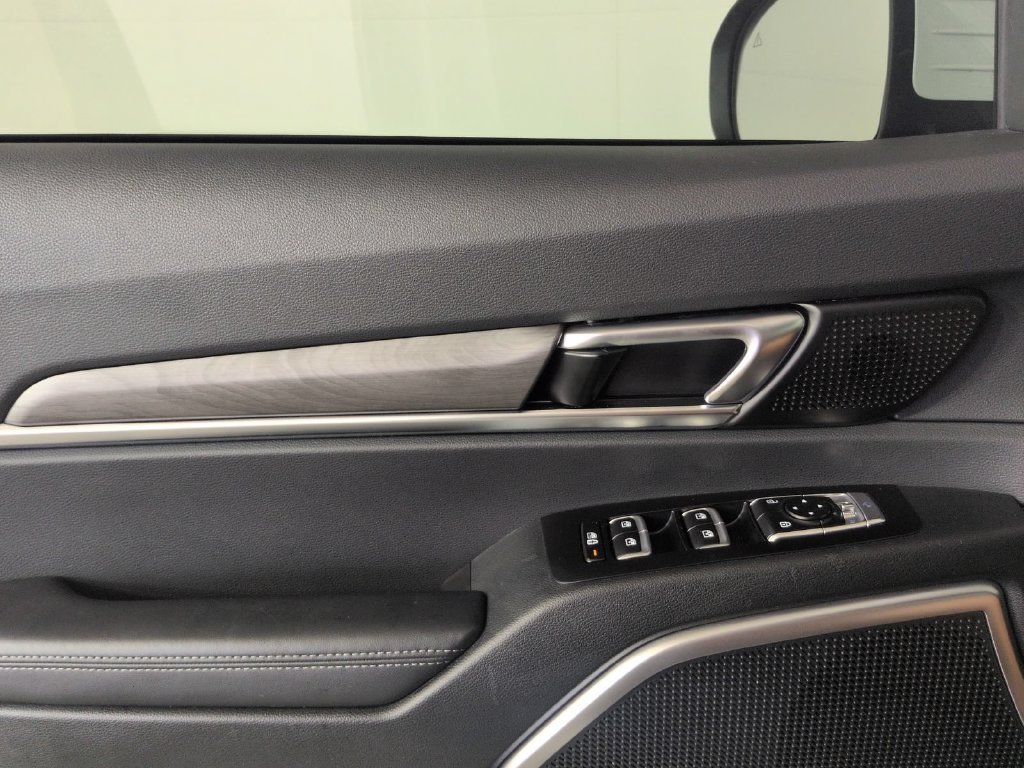 Used 2025 Kia Telluride AWD image 26