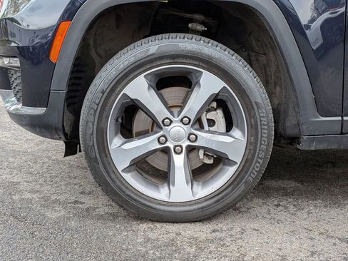 Certified 2023 Jeep Grand Cherokee L Limited AWD/4WD image 31