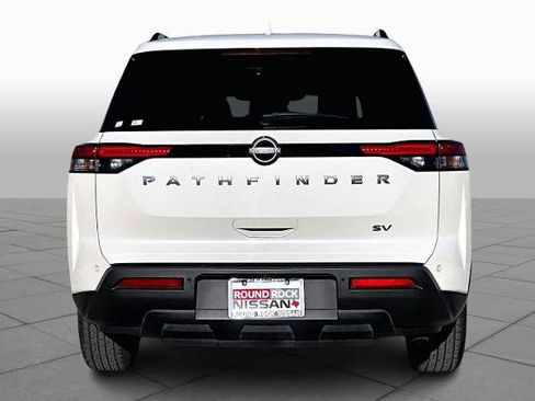 Certified 2024 Nissan Pathfinder SV image 4