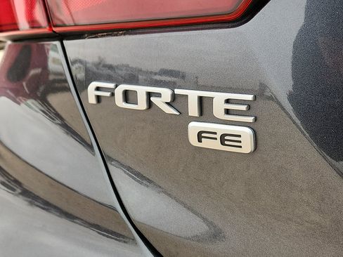 Used 2023 Kia Forte LX FWD image 8