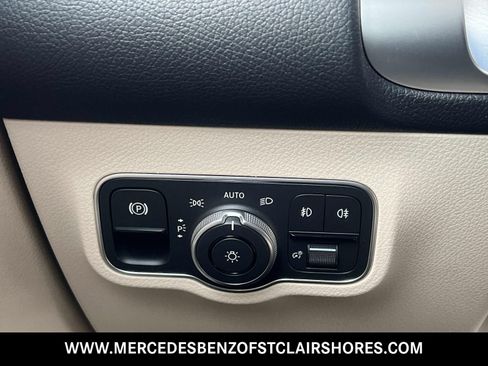 Used 2026 Mercedes-Benz GLB 250 4MATIC image 33