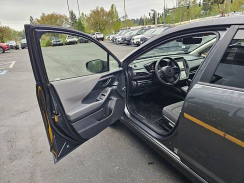 Used 2024 Subaru Crosstrek 2.0i AWD/4WD image 18